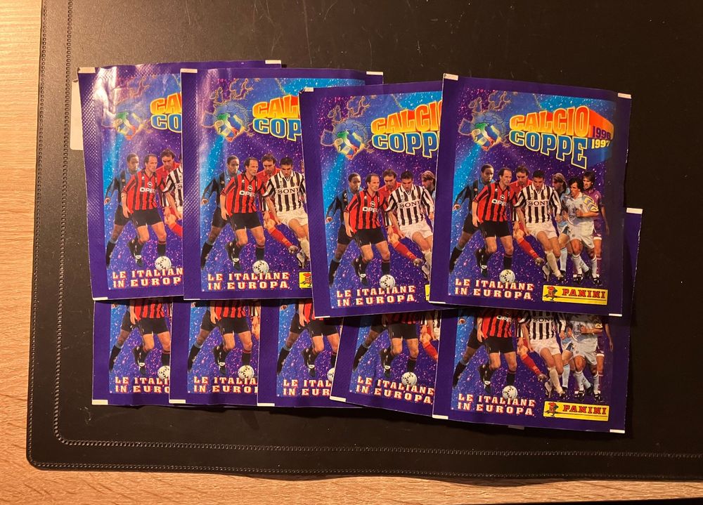 1 PANINI Calcio Stars pog Caps 1996 Packets Sealed