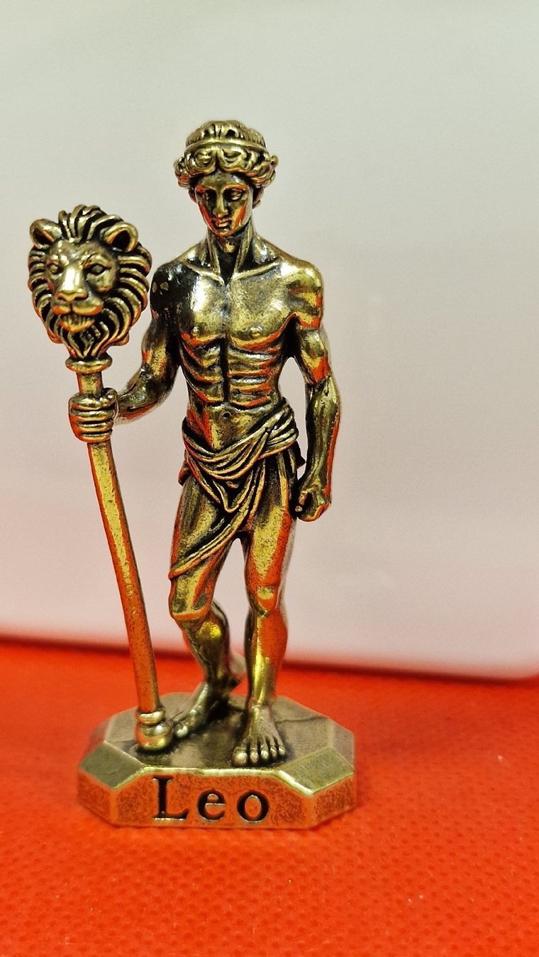 Statuette: Figur Leo Horoskop  Messing Figur antik – Nuovo (secondo la descrizione) da Herisau venduto da Antiques.AR