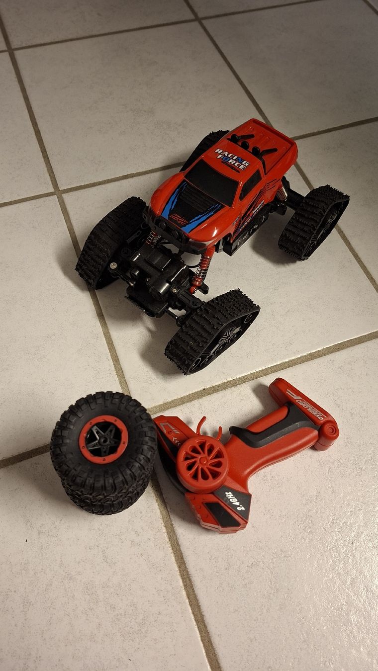 Jouets: Racing Force umbaubar mit Fernsteuerung – D'occasion à Safnern par Brionne