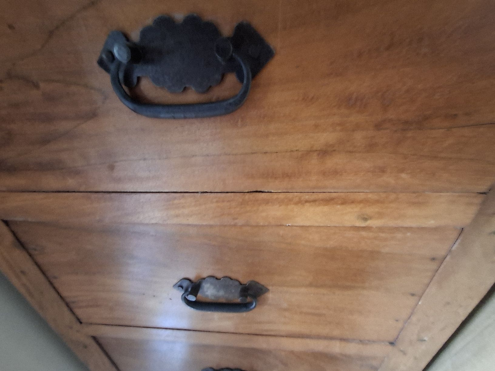 Cassettiere: commode en bois de rose – Usato da Saxon venduto da 2005sylvester 5
