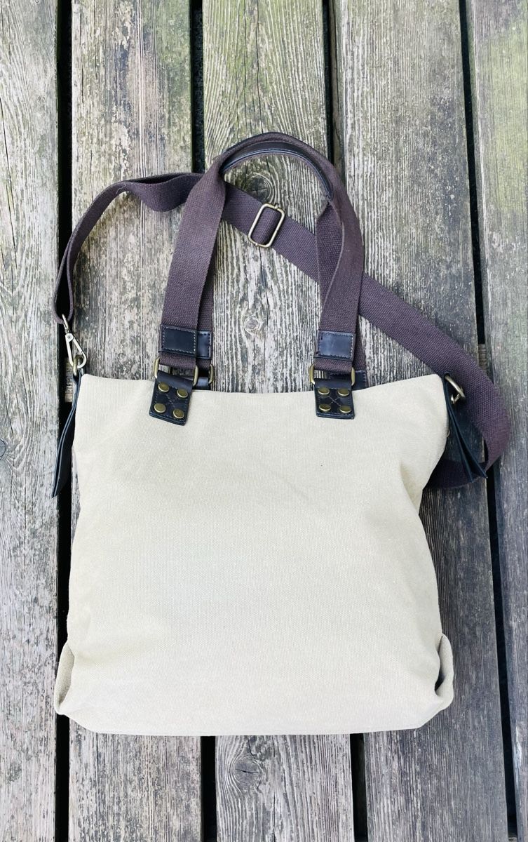 Taschen für Damen: Handtasche mit silbernen Stern – Gebraucht aus Wallenwil von Pm2000 1