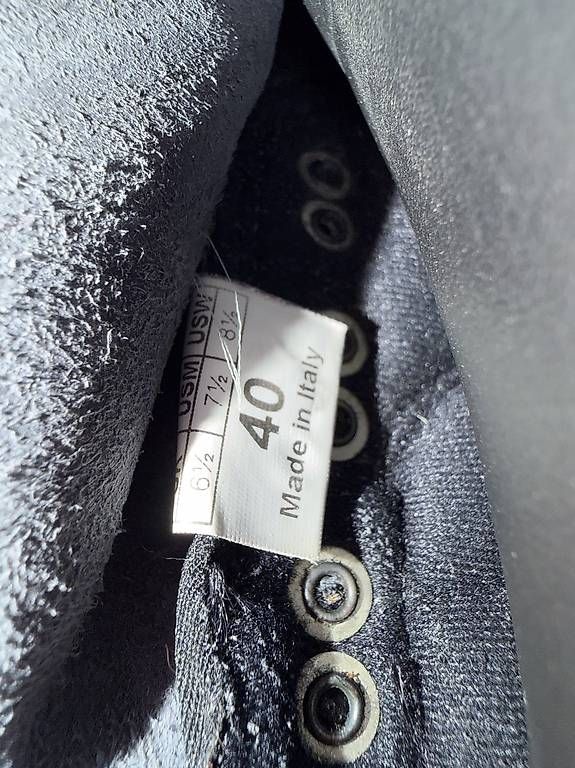 Scarpe da uomo: Bergschuhe leicht gebraucht – Usato da Herrenschwanden venduto da pet_7vwf 3