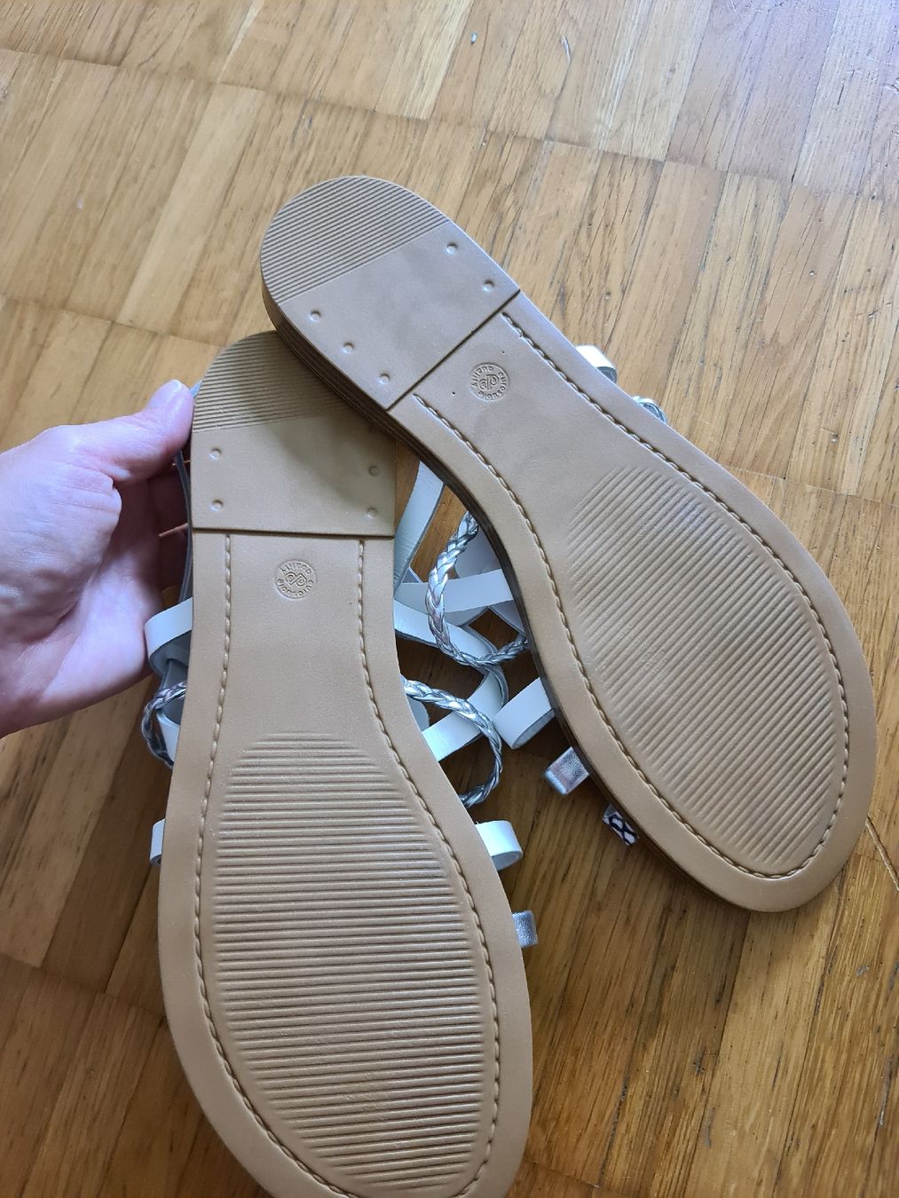 Tamaris Scarpe da donna: Tamaris Sandalen gr 40 neu – Nuovo (secondo la descrizione) da Emmenbrücke venduto da gatasalvache 2