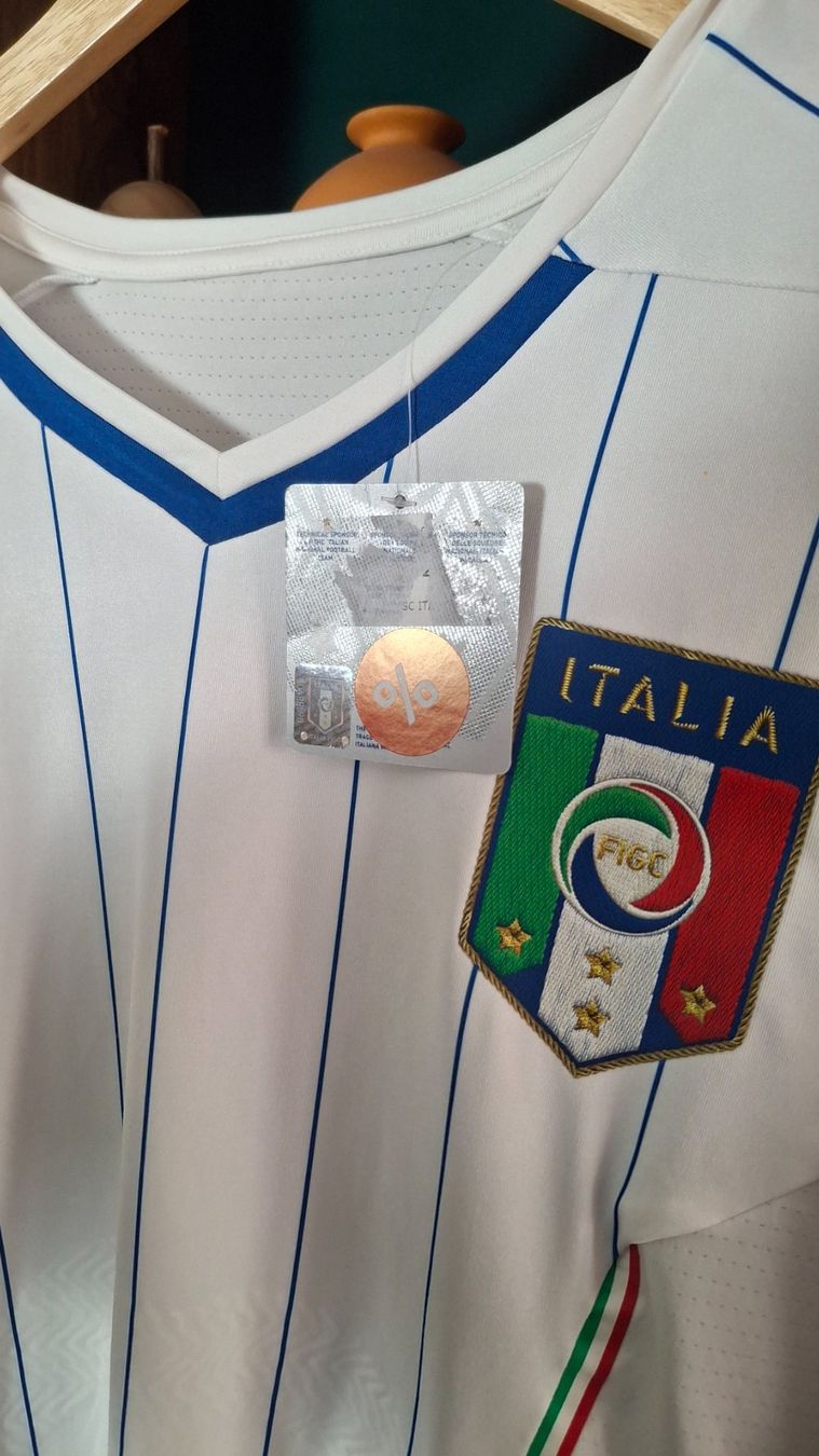 Puma Maillots de corps & Pantalons: Italie 2014 player version puma world cup – D'occasion à Yverdon-les-Bains par flo_8fgr 2