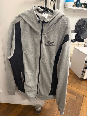 Nike Kapuzenjacke grau schwarz Grösse XL gebraucht
