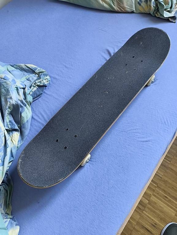 Skateboards: Kaum genutztes Skateboard – Usato da Solothurn venduto da mei_p2jh