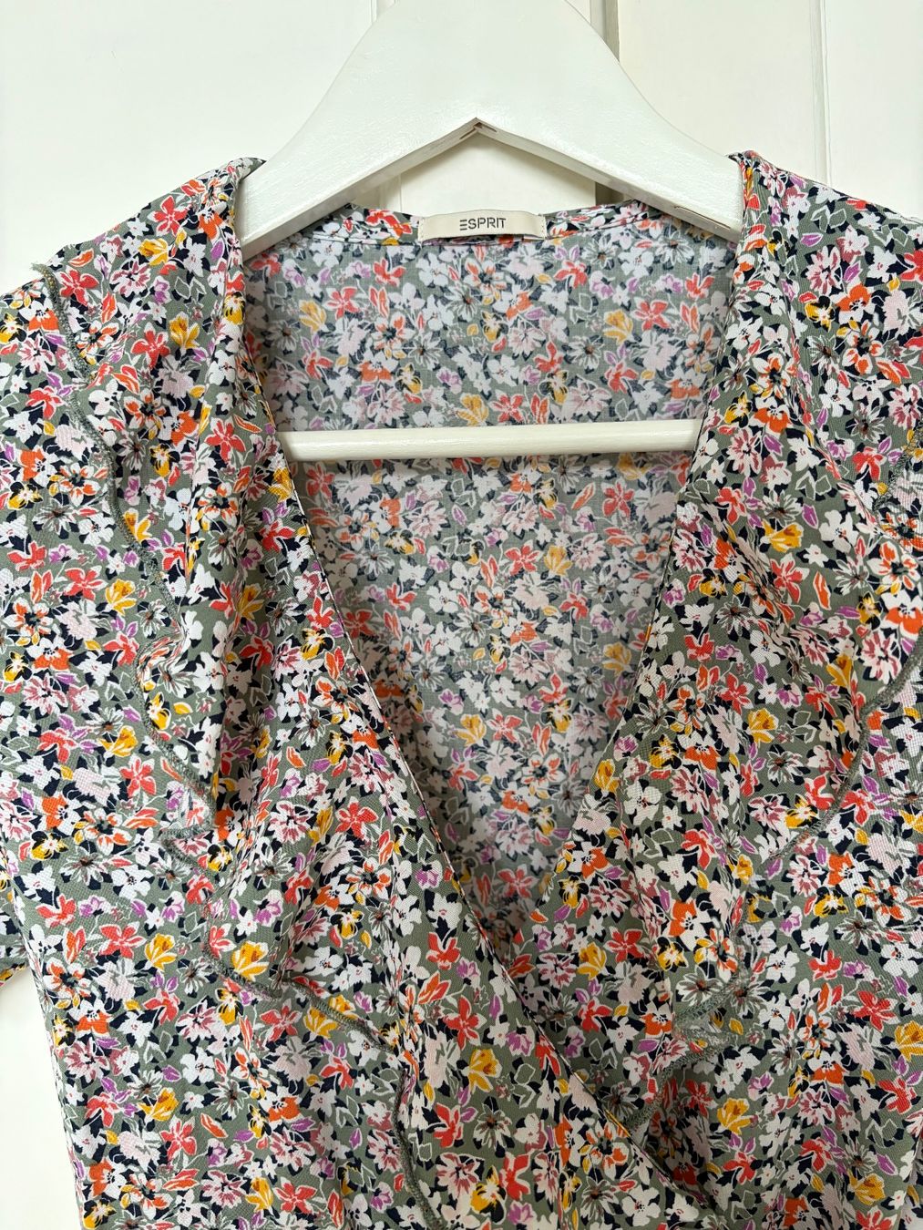 Esprit Kleider: Robe cache-coeur Esprit fleurie - Taille XS – Gebraucht aus Geneve von Margot_22 3