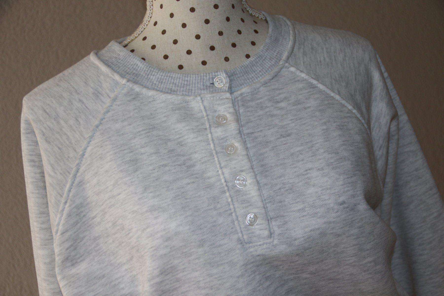 Pullover & Sweatshirts: Neues tolles Sweatshirt aus Cotton eher Gr.M – Neu (gemäss Beschreibung) aus Oberwil-Lieli von Svetlana28 5