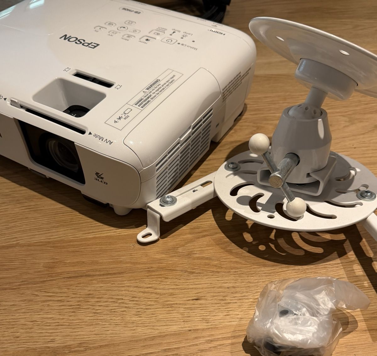 Epson Vidéoprojecteurs: Beamer  Epson EB-FH06 – D'occasion à Zürich par ardnaxela84 2
