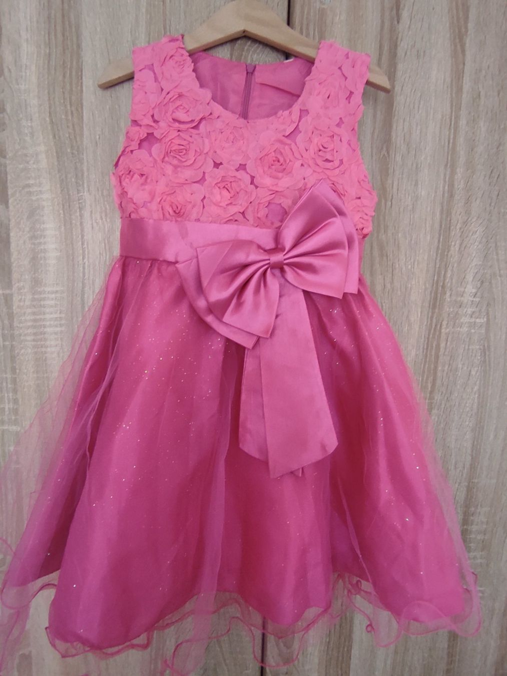 Vestiti & Gonne: Robe fille 6-7ans 122-128 cm – Usato da Renens VD venduto da cla_7zv5