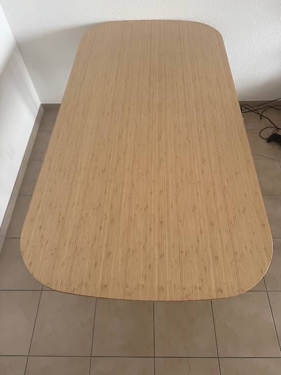 Ikea Tables: Table Ikea Bambou – D'occasion à Yverdon-les-Bains par lio_c6d9 1