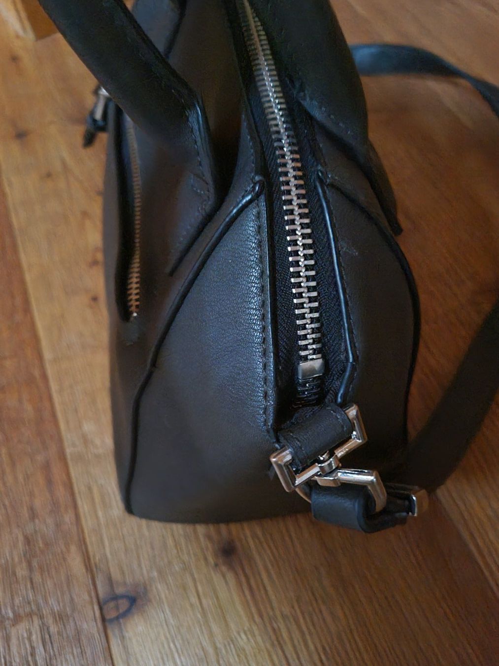 Borse da donna: Handtasche dunkelbraun mit Schultergurt – Usato da Vättis venduto da cala010 2