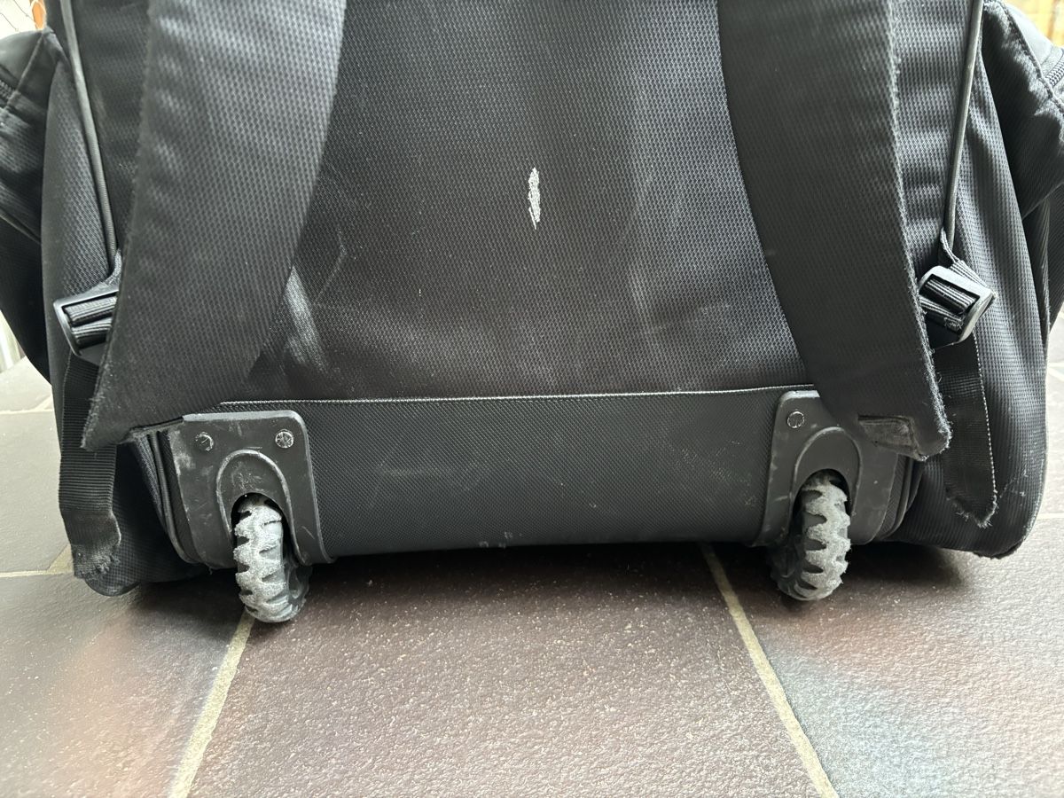 Bauer Borse: Bauer Eishockey Tasche Tragbar mit Rollen  – Usato da Winterthur venduto da niemim 3