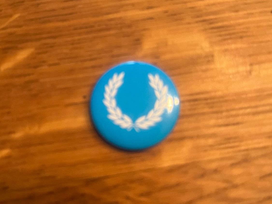 Plaquettes & Badges: *Fred Perry Button* – D'occasion à Seuzach par Black_sheep