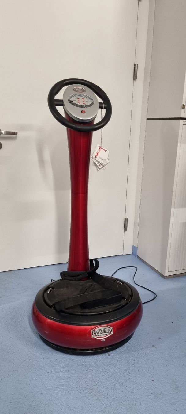 Hometrainer: Power Maxx Professional Vibrationsplatte mit Anleitungen  – Usato da Walchwil venduto da sev_9nl5