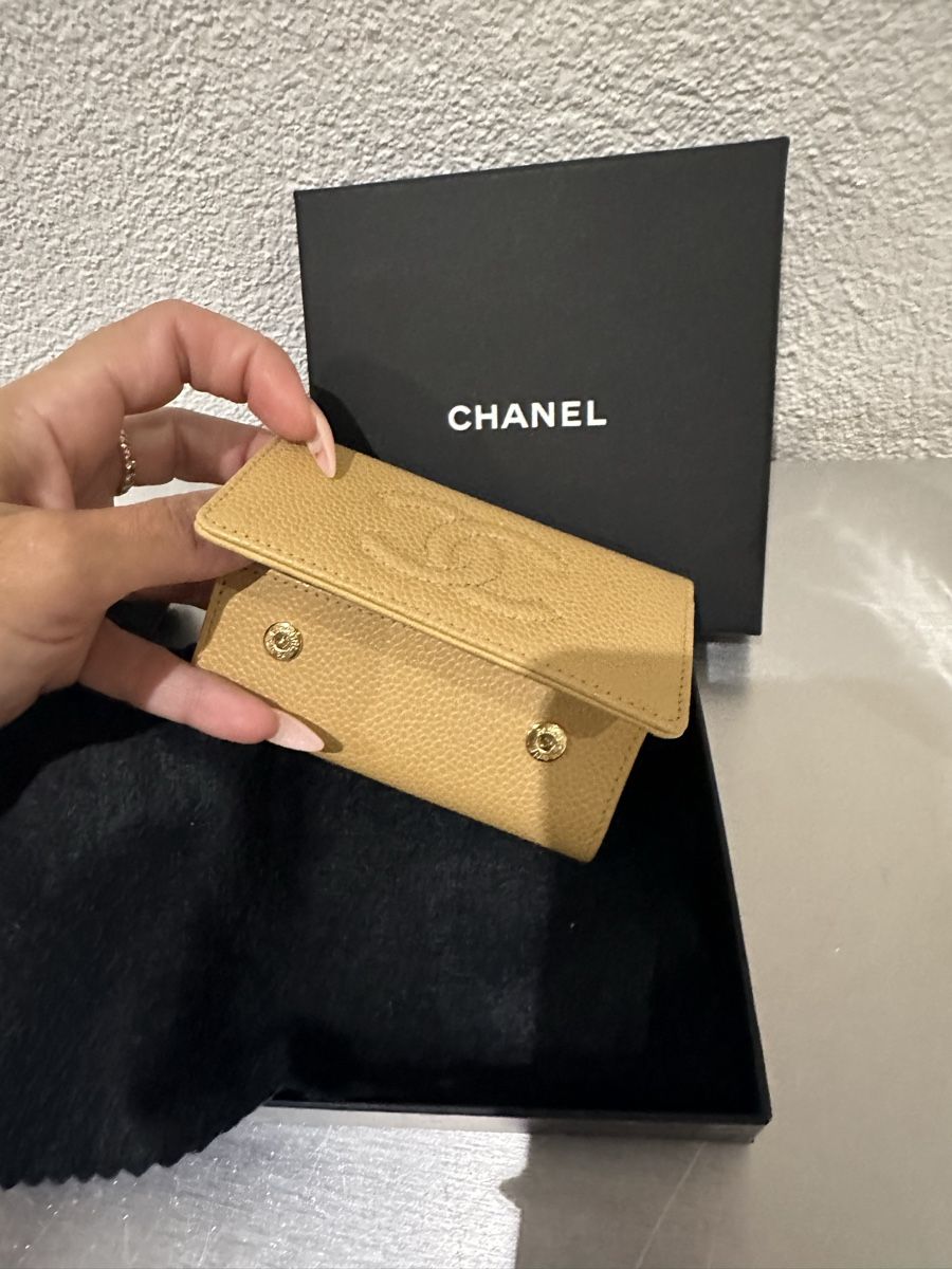 Chanel Schlüsselanhänger & - bänder: Chanel Schlüssel Anhänger – Neu und originalverpackt aus Wallisellen von anutadarki