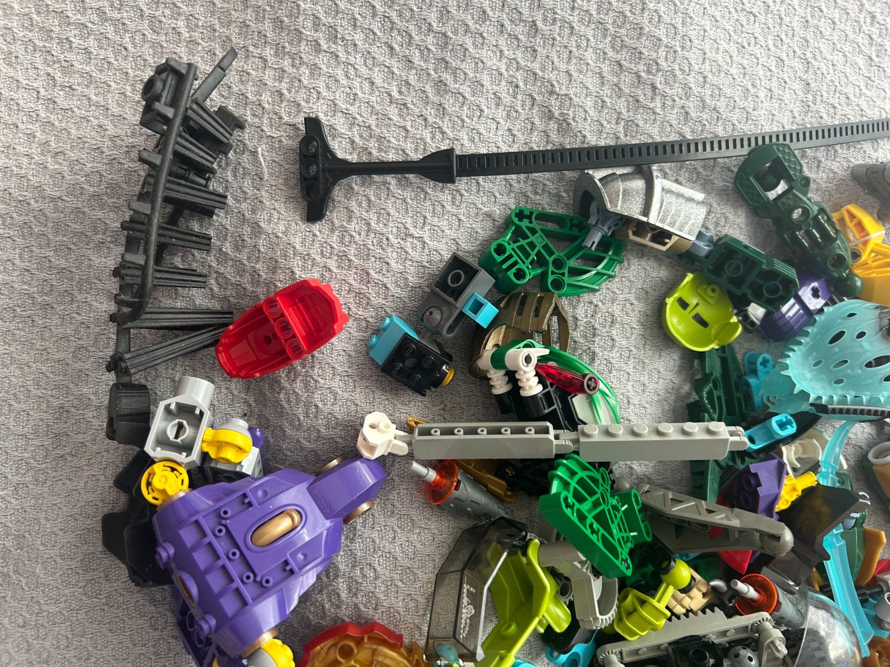 Lego Giocattoli: 900 Gramm Lego Bionicle Teile – Usato da Volketswil venduto da Daniel68ernst 5