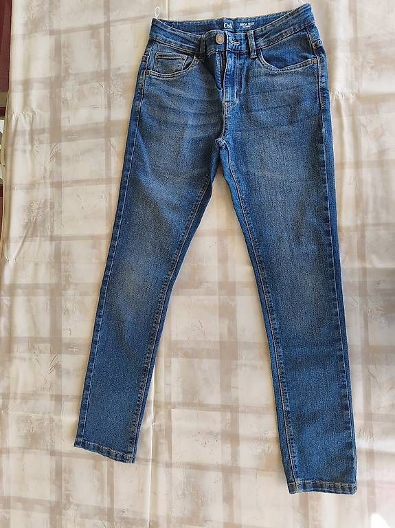 Hosen: 2 Jeans in Grösse 158 – Gebraucht aus Eschlikon TG von schwellbi 1