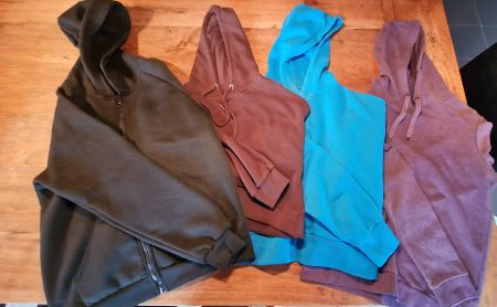 Diverse Damen Pullovers und Jäcklein in den Grössen M