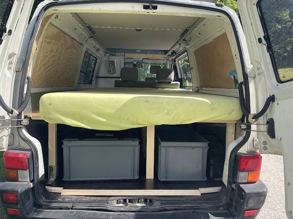 VW Veicoli da campeggio: VW T4 / Minivan / Camper / VW Bus – Usato da Wattenwil venduto da BenjBerger 2