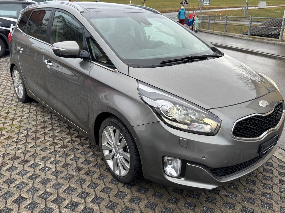 Wunderschone Kia Carens Gebraucht Ebenbild