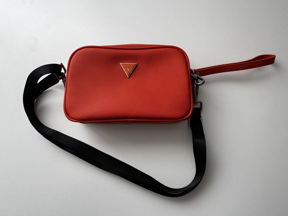 Guess Sonstige Kleidung & Accessoires: Guess Schultertasche – Gebraucht aus Zürich von spero