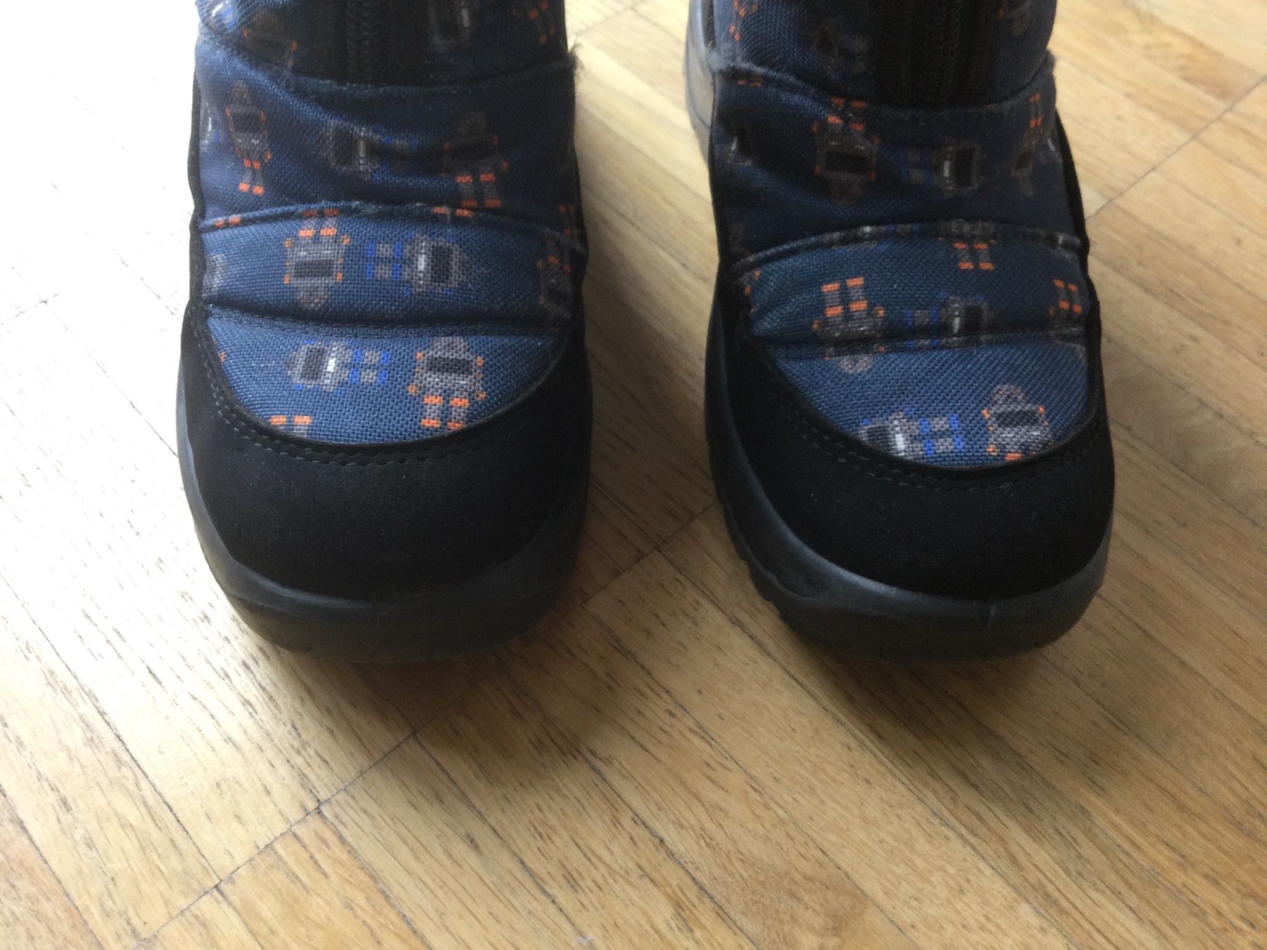 Scarpe per ragazzi: Kinder Stiefel / Boots, Gr 35 – Usato da Zürich venduto da VorlonShadow 4