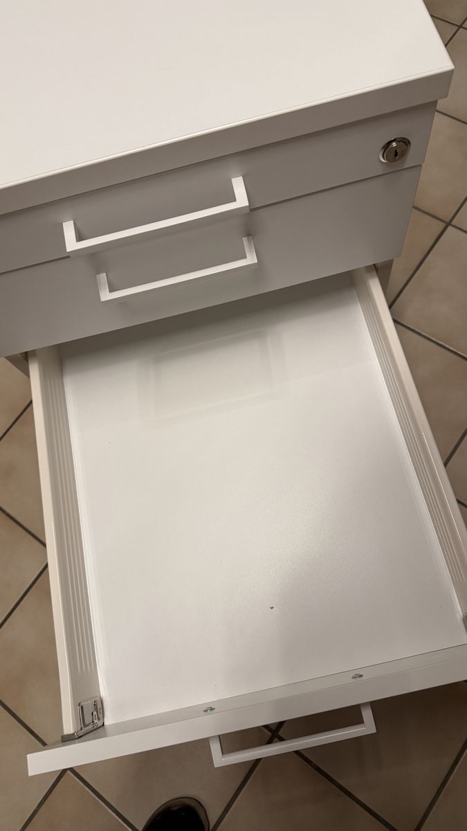 Banconi: Optima Rollcontainer weiss mit 4 Schubladen abschliessbar – Nuovo (secondo la descrizione) da Oftringen venduto da Cedartec 8