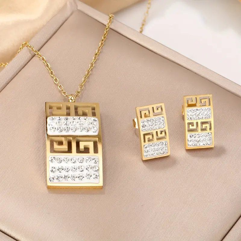 Altri gioielli: 18k vergoldete Schmuckset mit Strass – Nuovo e nell'imballaggio originale da Glattbrugg venduto da majuska01 1