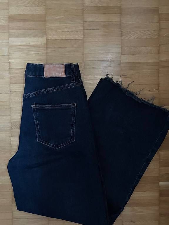 Zara Jeans: Zara Jeans – Usato da Zürich venduto da marianarcf