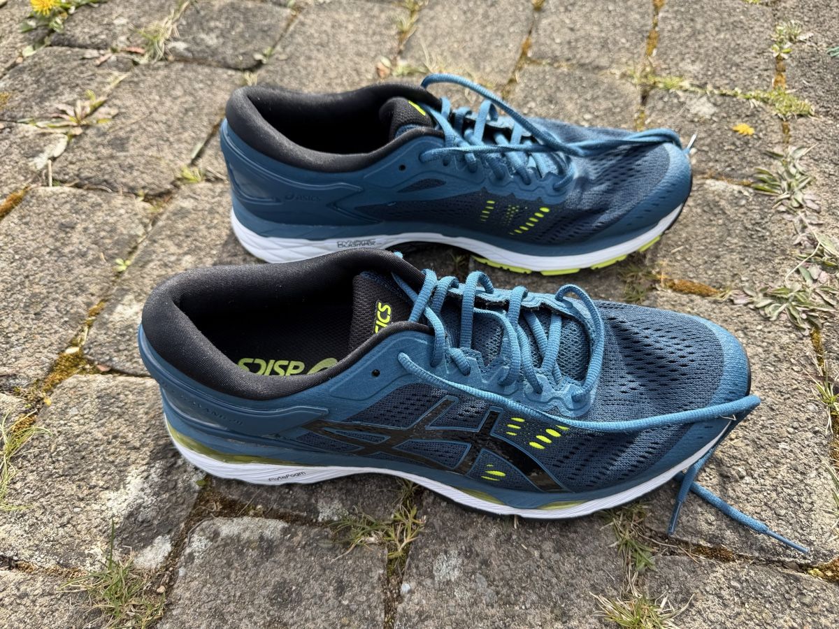 Asics Scarpe da uomo: Asics Gel Kayano 24 Grösse 45 – Usato da Effretikon venduto da Saendu24