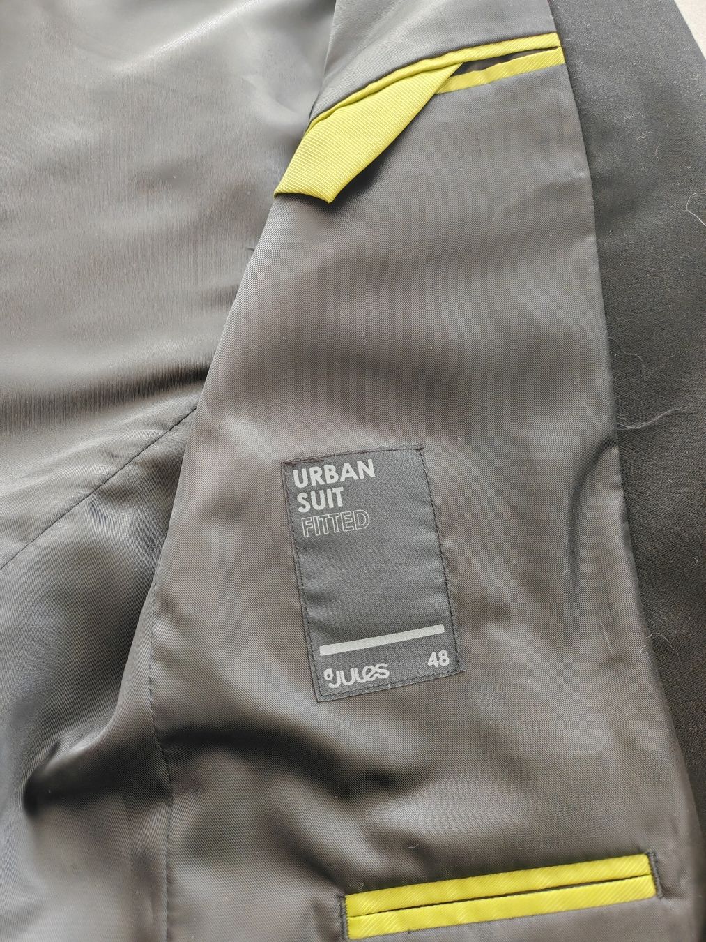 Completi: Costume Taille 48, coupe ajustée – Usato da Longirod venduto da DigiSmart 3