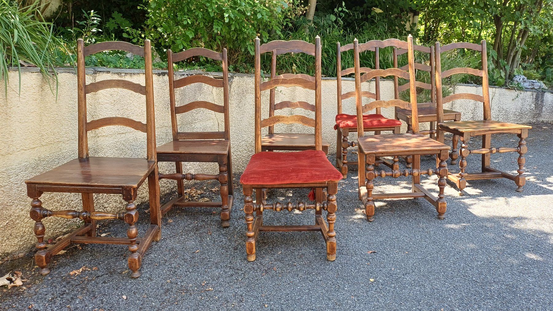 Sedie: Ensemble de 8 chaises anciennes en bois massif, usagé – Usato da geneve venduto da vinc_bob