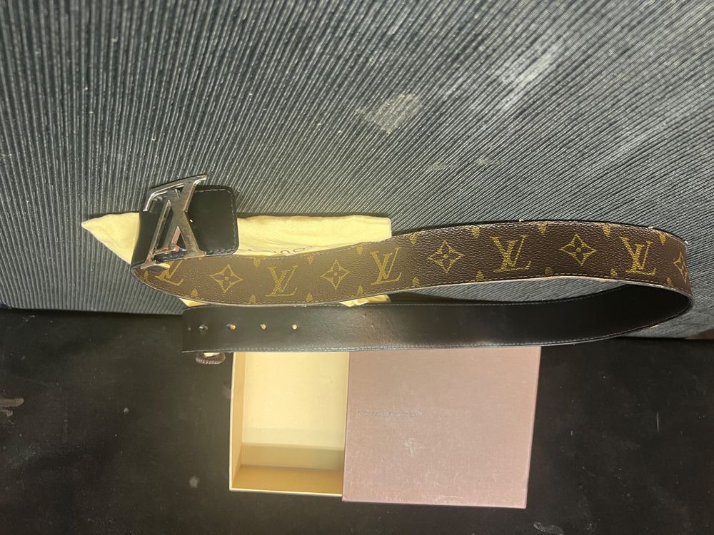 CEINTURE HOMME LOUIS VUITTON AVEC SA BOÎTE RÉVERSIBLE