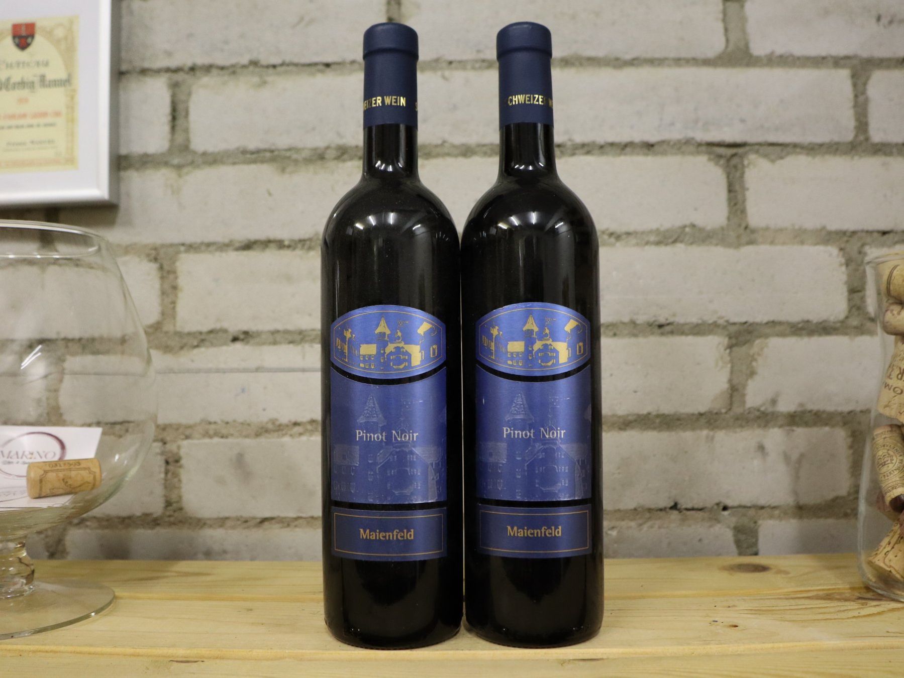 Vino: 2x 2007 Maienfeld Pinot Noir – Nuovo (secondo la descrizione) da Münchenstein venduto da wusmarino