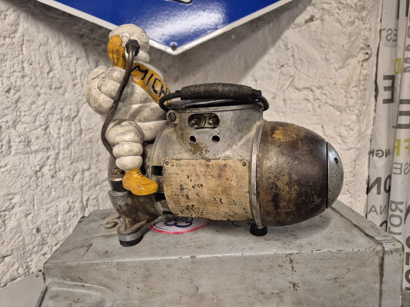 Michelin Compresseurs: Michelin Kompressor zu Tanksäule Öldose Oldtimer – Défectueux à Neuenkirch par etaner62 1