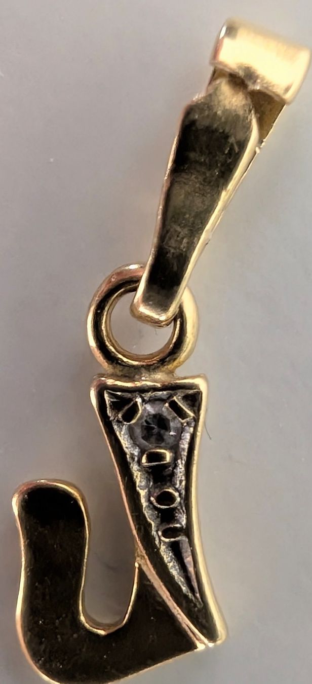 Pendentifs: Anhänger Buchstabe J Gold mit Stein – Défectueux à Horw par Hefe1