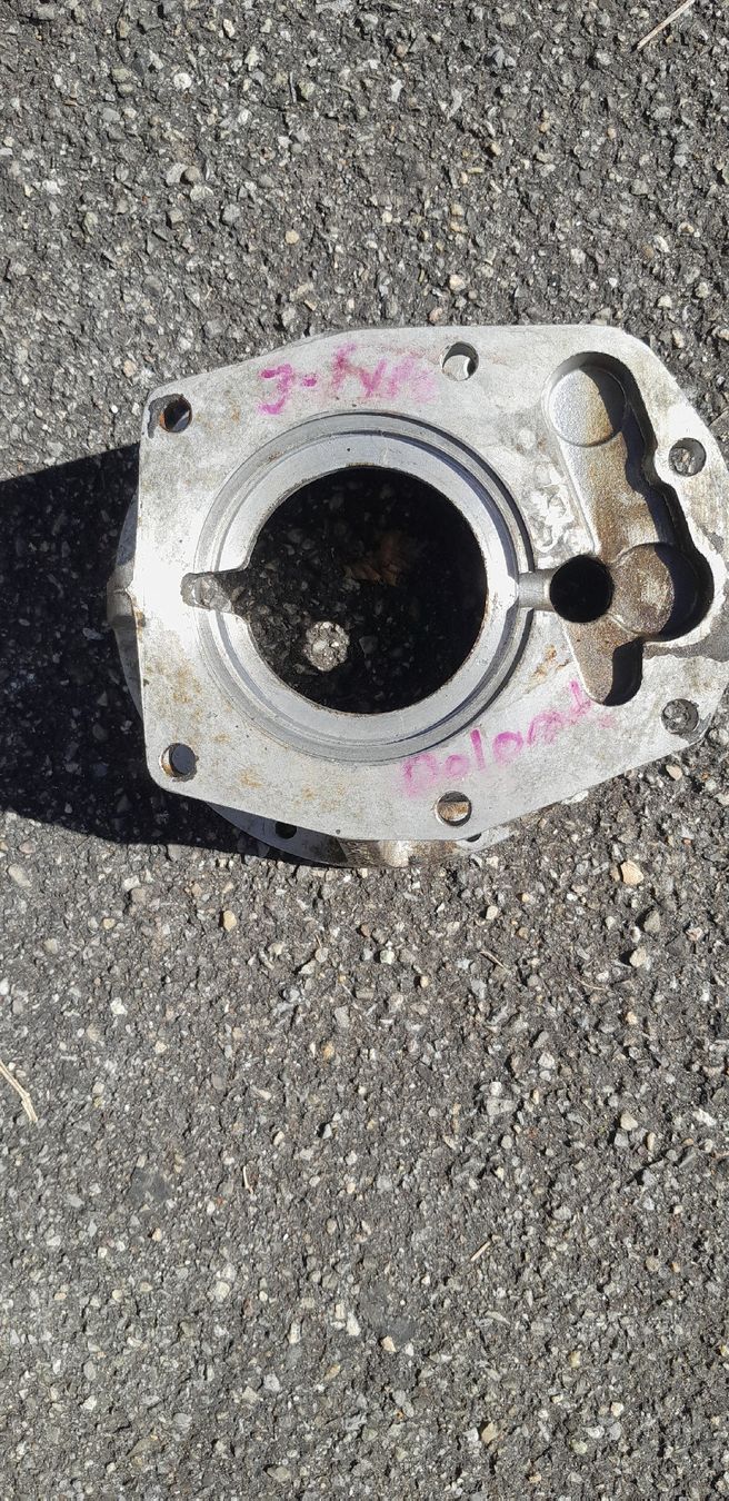 Triumph Tutti pezzi di ricambio auto: Triumph Dolomite Flansch zu J-Type Overdrive – Usato da Luterbach venduto da trixexpresso