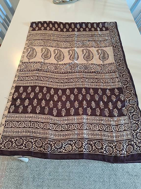 Foulard & Sciarpe: Seidenfoulard – Usato da Basel venduto da Blanche1104