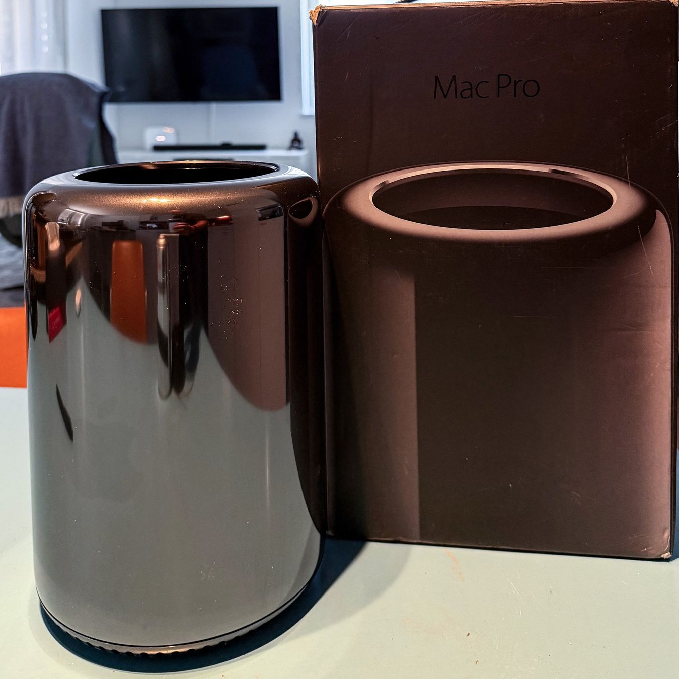 Apple PCs: Apple Mac Pro "Six Core" 3.5 / 64GB / 1 TB / OVP – Gebraucht aus Uerzlikon von traumzentrale