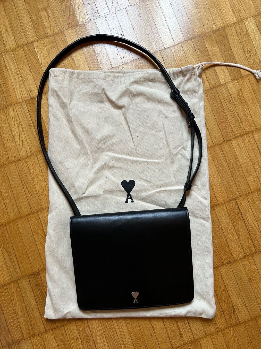 Borse: AMI PARIS - sac en cuir noir "accordéon" – Nuovo (secondo la descrizione) da Bern venduto da jps_8rbg 2