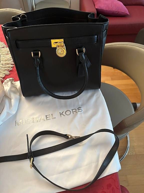 Borse da donna: Michael Kors Handtasche in Schwarz – Usato da  venduto da  1