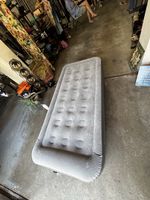 Air Mattress with built-in pump 100 kg capacity