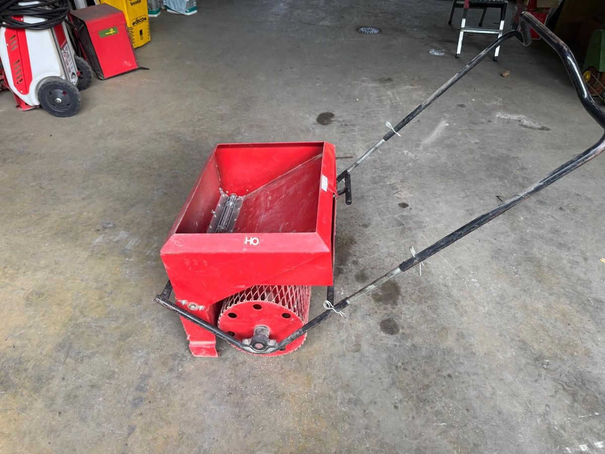 Alle Maschinen: Handsämaschine Pro Seeder HP-600 – Gebraucht aus Aesch BL von strawberry. 2