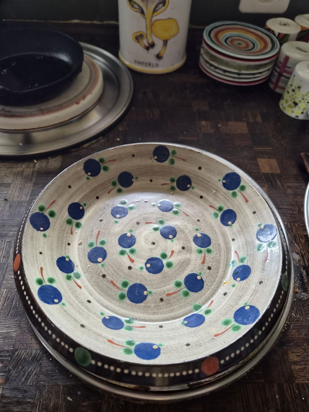 Assiettes: Teller mit Blaubeermuster, 20cm Durchmesser, Stucki-Moser – D'occasion à Herisau par Mischoma