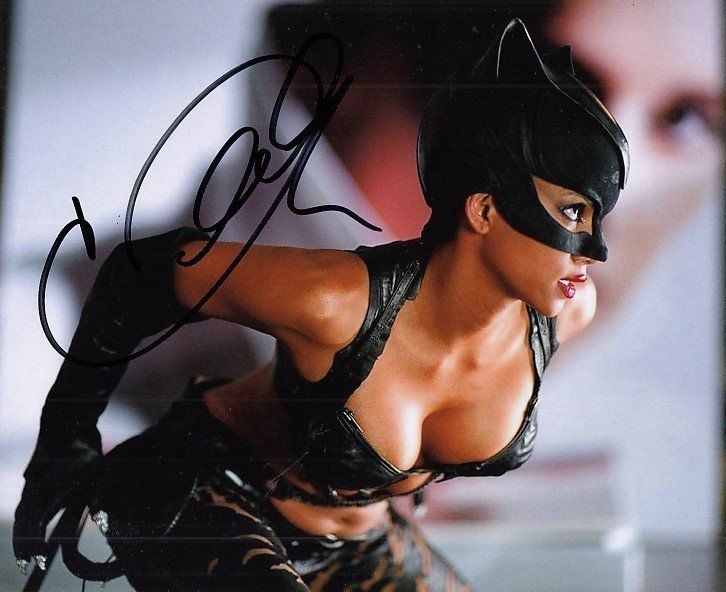 Autogramme: Catwoman HALLE BERRY / AUTOGRAMM – Gebraucht aus Egg b. Zürich von Dbunny