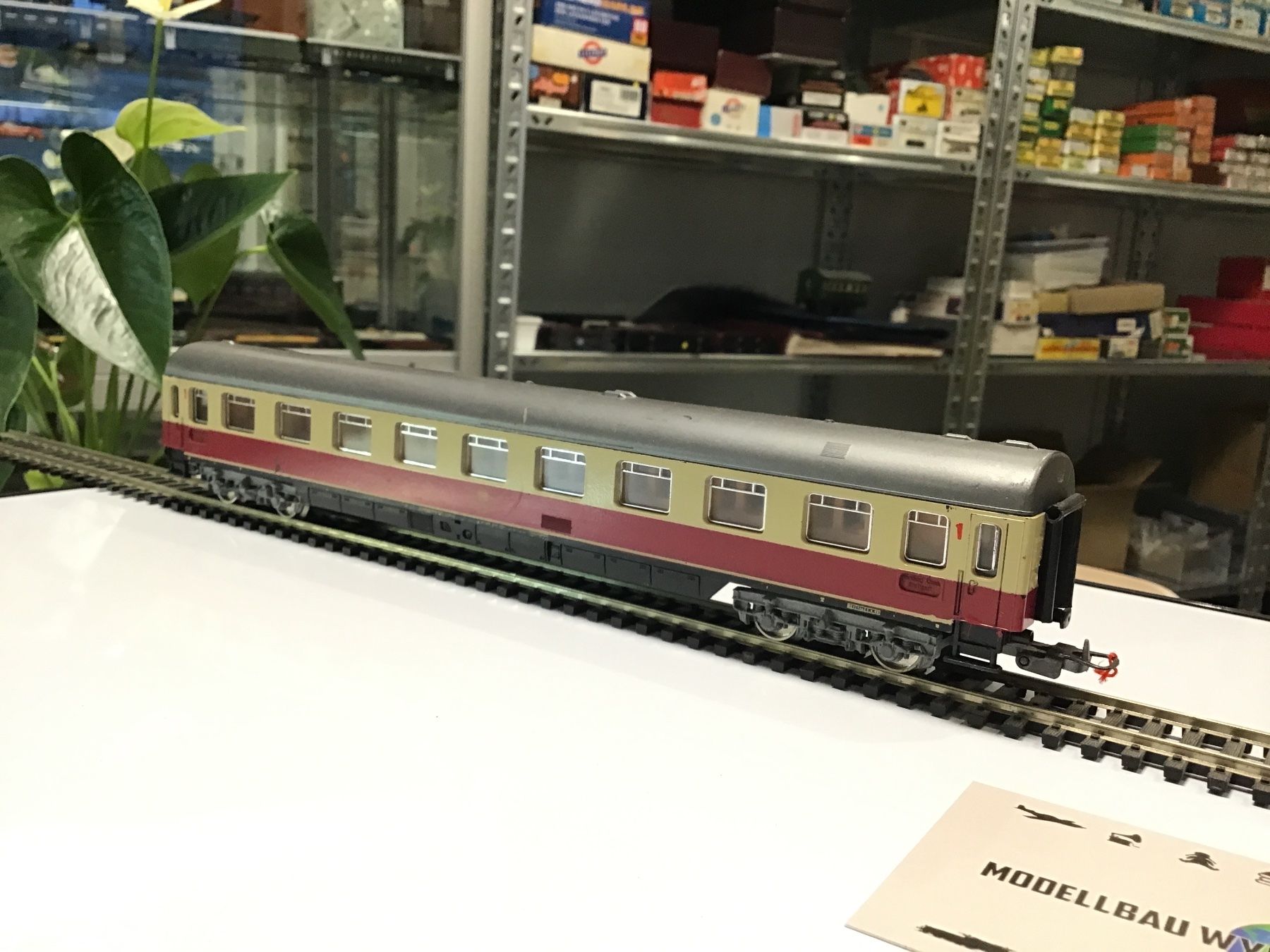 Lima Modellini di ferrovie: LIMA DB PERSONENWAGEN SPUR H0 – Usato da Männedorf venduto da Modell-Spezialisten