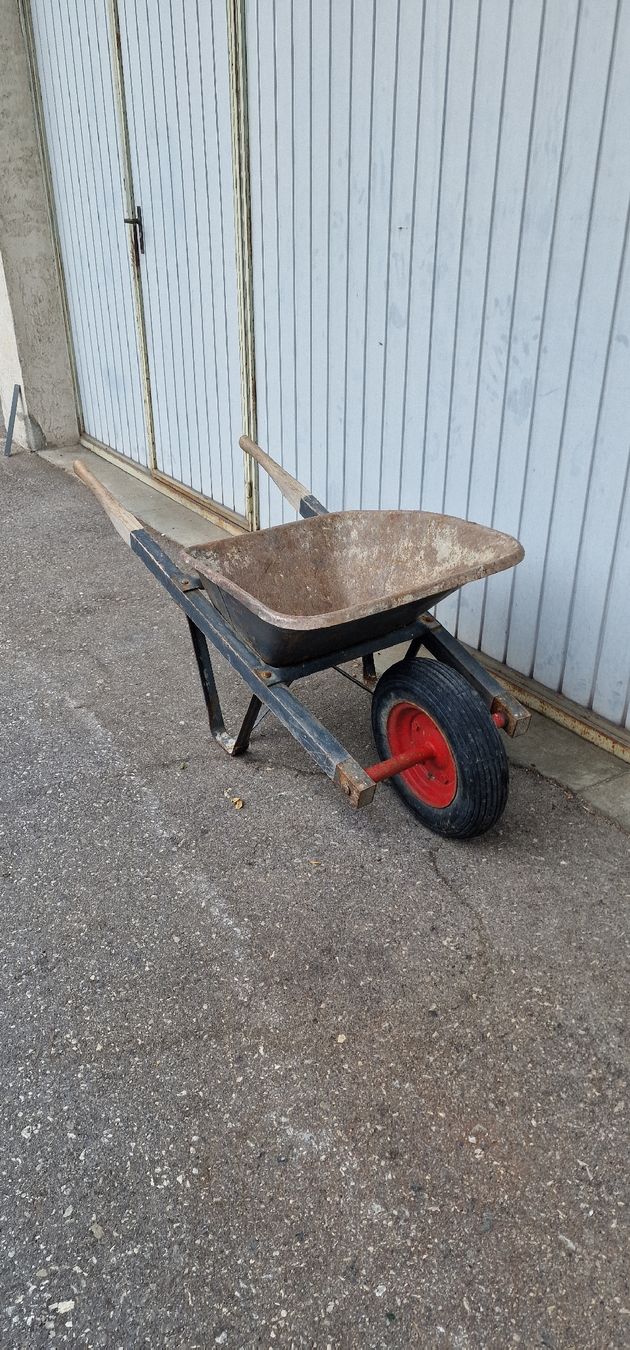 Carriole: Schubkarre, Gartenkarre  – Usato da Pfäffikon SZ venduto da Brocki-21 1