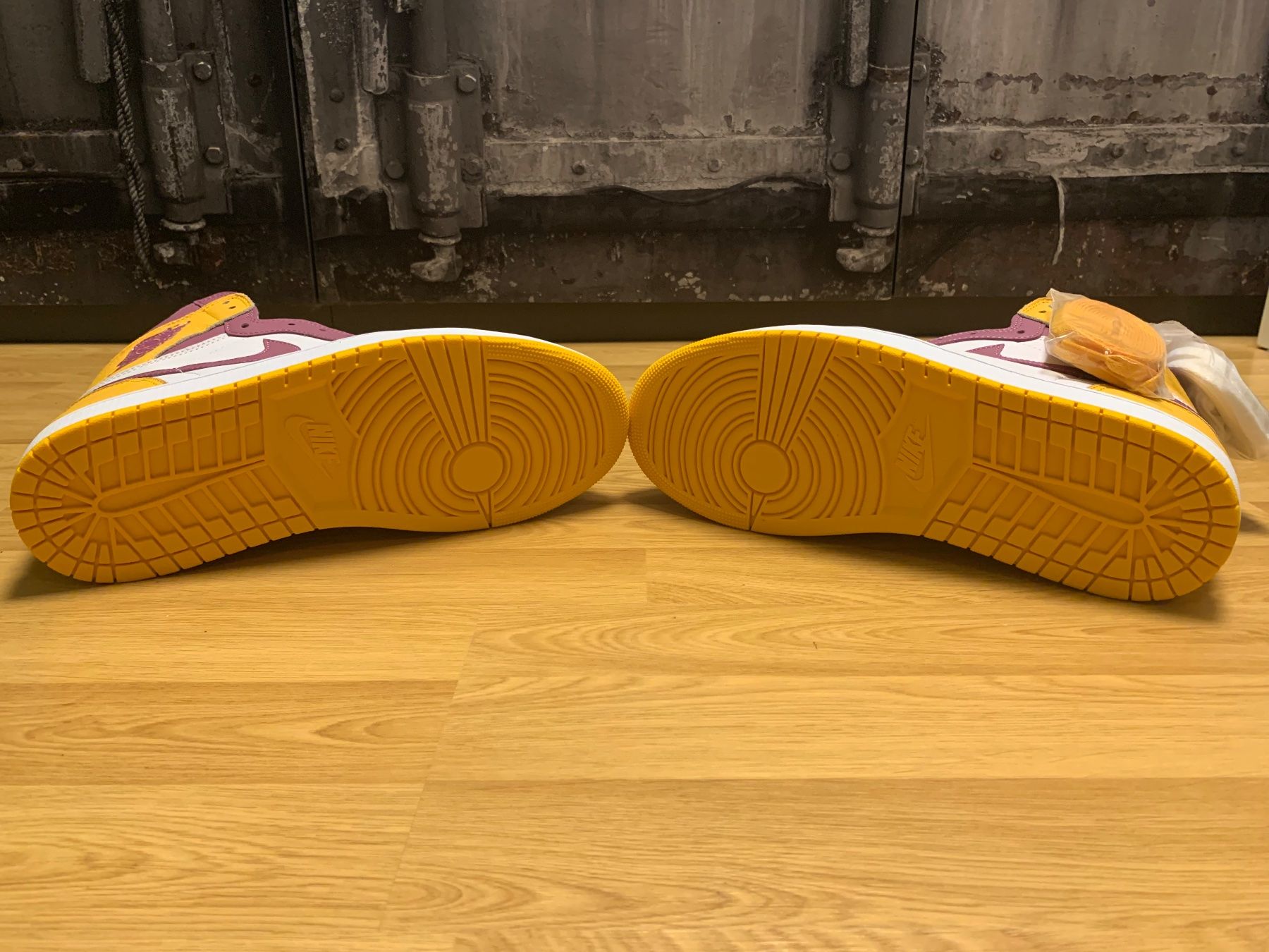 Jordan Scarpe da uomo: Air Jordan 1 – Nuovo e nell'imballaggio originale da Wettingen venduto da Airjordan 2