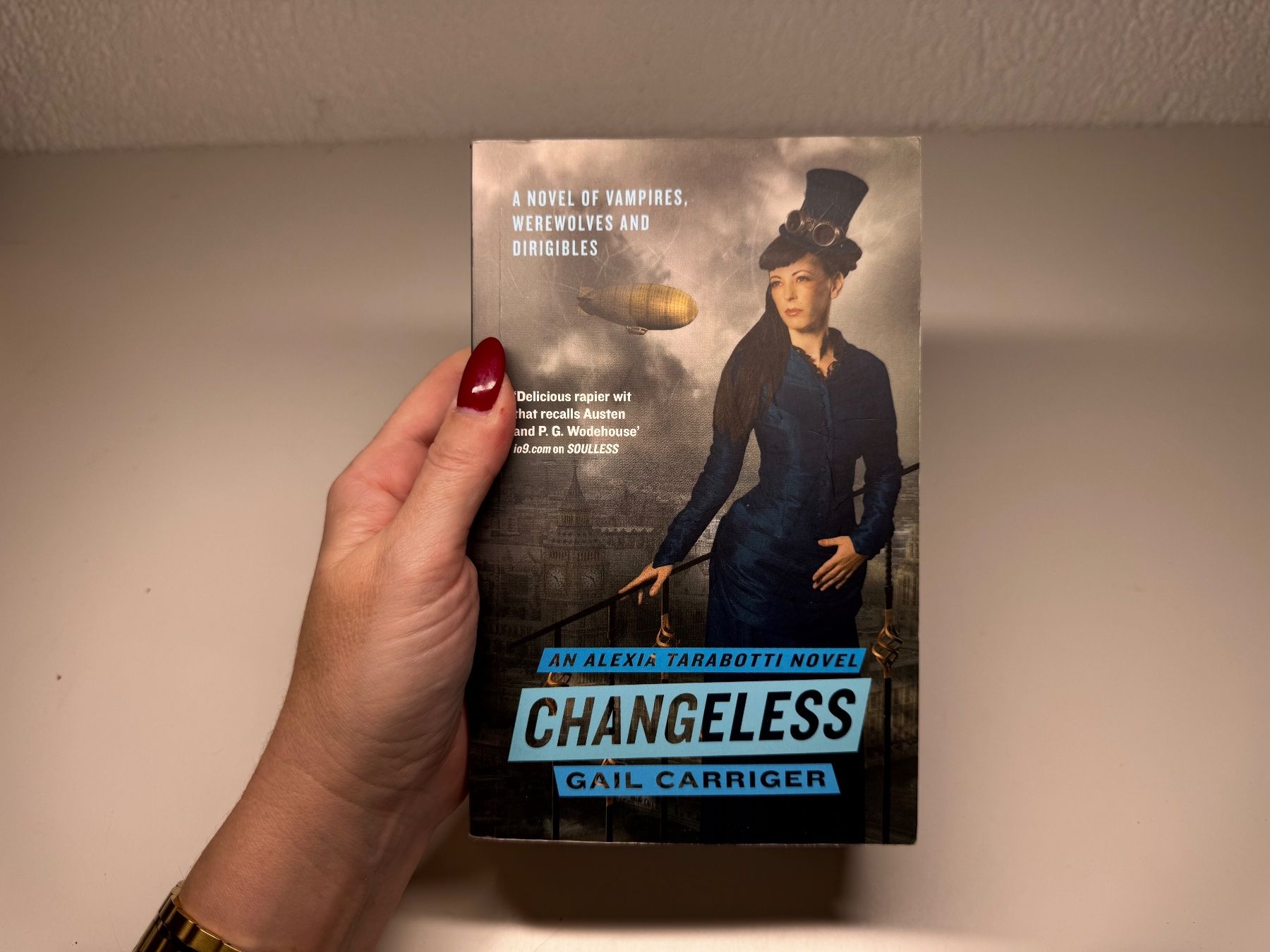 Libri: NOVEL: Gail carriger, Changeless – Usato da Grosswangen venduto da English_books